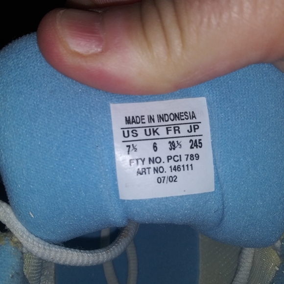 Lady's Adidas white and blue shoes - Picture 5 of 5